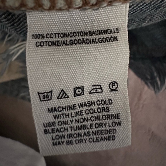 Free People OB585971 Avery Blue Daisy Chain Lace Cutoff Frayed Denim Short - Picture 10 of 10